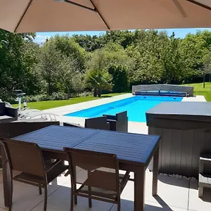 https://chambre-dhotes-avec-piscine-et-spa.inbrittany.com