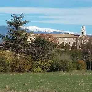 https://les-portes-du-ventoux.fr-provencehotel.com